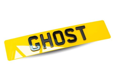 Ghost Number Plate UK – Frosted 3D raised characters on a standard white and yellow plate, stealth style