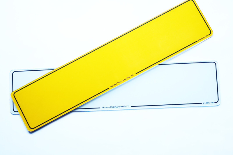 Standard printed border option on number plate